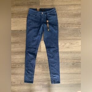 Klique B skinny fit blue corderoy stretch jeans size 1. New with tags